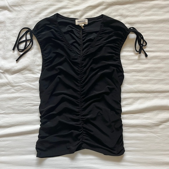 Slinky Ruched Top - Picture 2 of 6